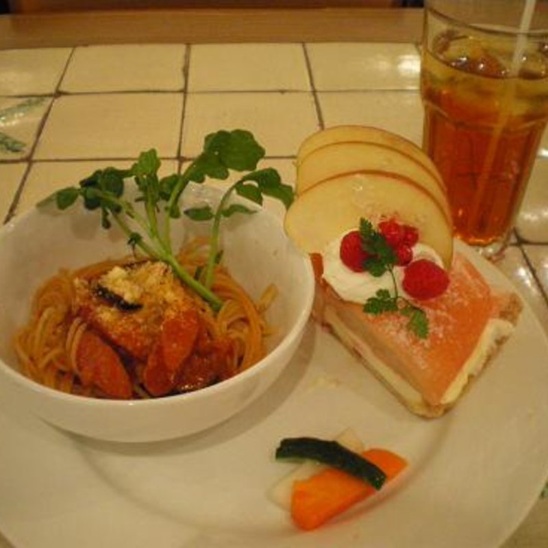 パスタとケーキセット(サンデーブランチ 新宿店 （Sunday Brunch）)