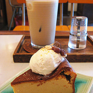きなこチーズケーキ(2tone cafe （ツートーン カフェ）)