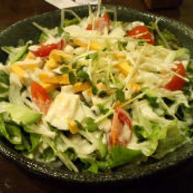 生ハムと香味野菜の和風シーザーサラダ(炙りや あんどん )