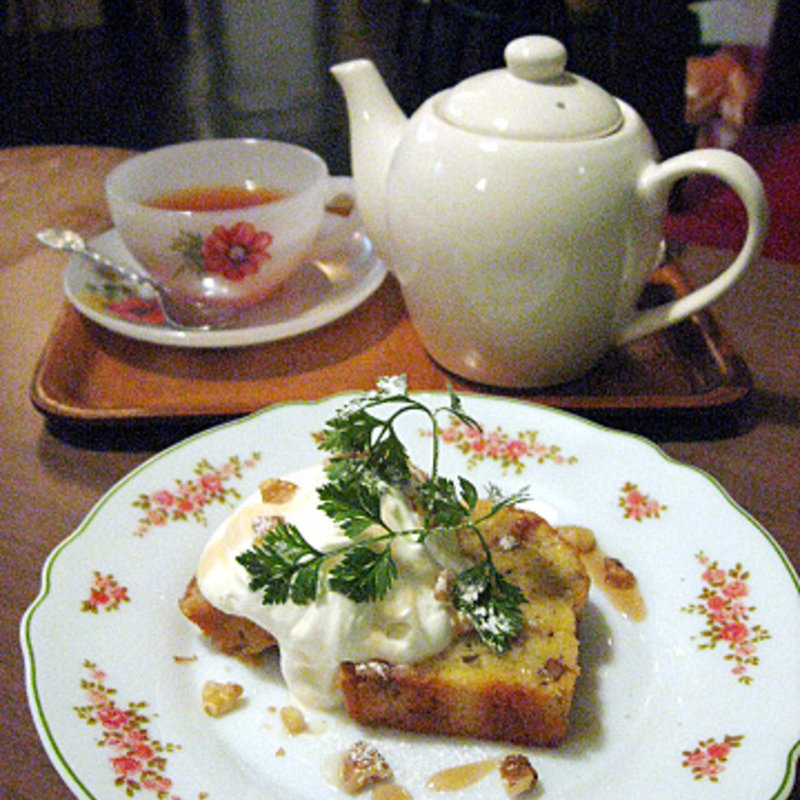 くるみとバナナのパウンドケーキ(CAFE Desert Rose)