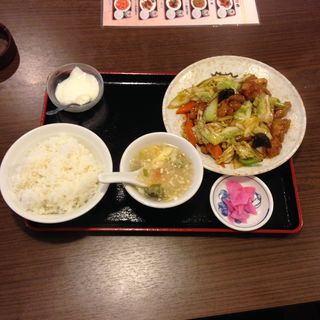 豚レバーと野菜甘辛炒め定食(勇記餃子房)