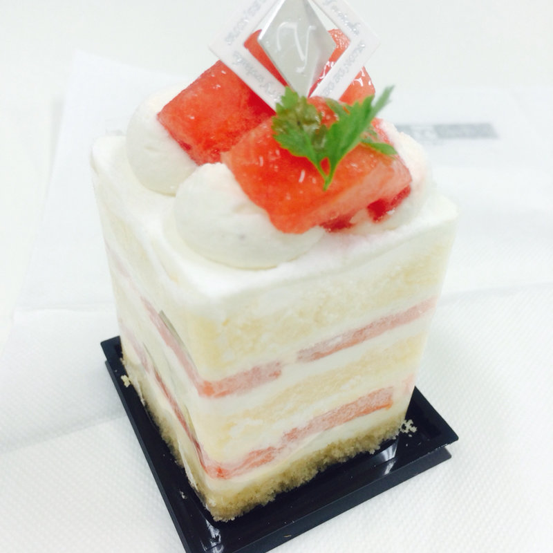 誘惑の瞳(Yoroizuka Farm Tokyo／ヨロイヅカファーム トーキョー)