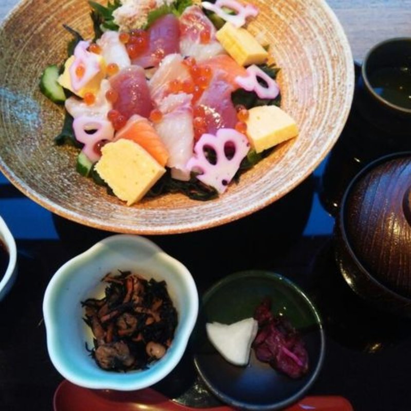 ばらちらし丼(亀楽亭)