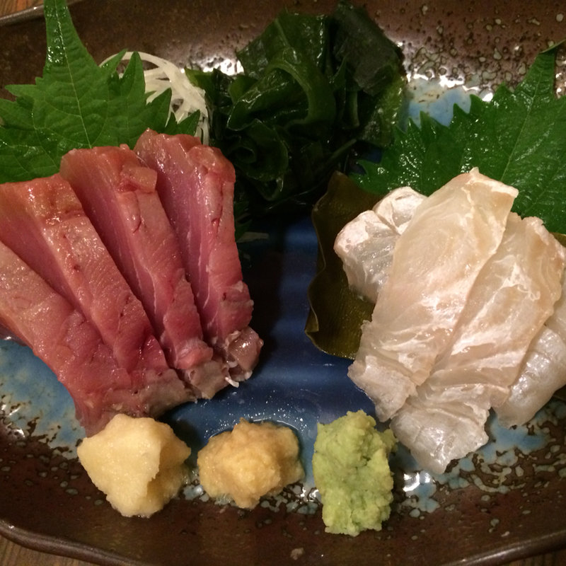 カツオ刺し、ヒラメ昆布じめ(三平酒寮 舟甚)