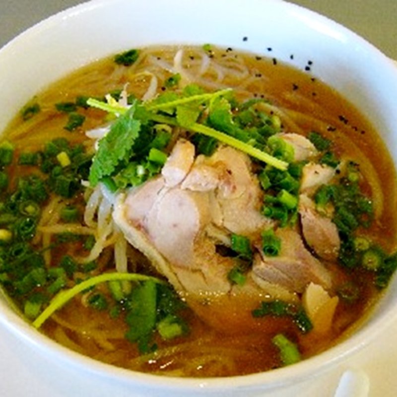 フォー・ガー サラダセット(ニャーヴェトナム・フォー麺 新宿タカシマヤ店 )