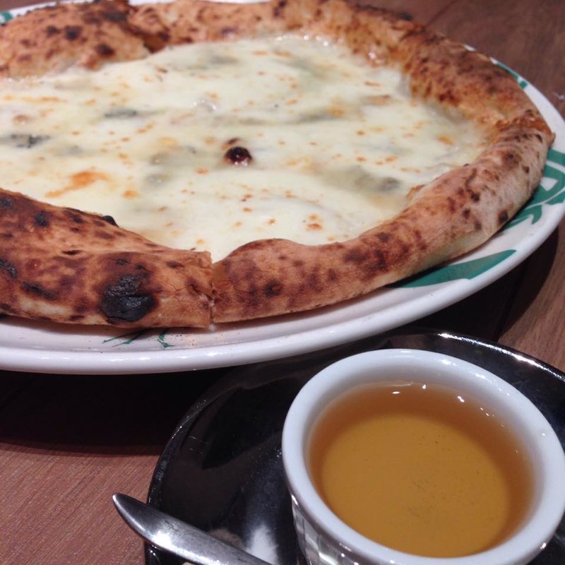 4フォルマッジ(Mano-e-Mano（マーノ エ マーノ）)