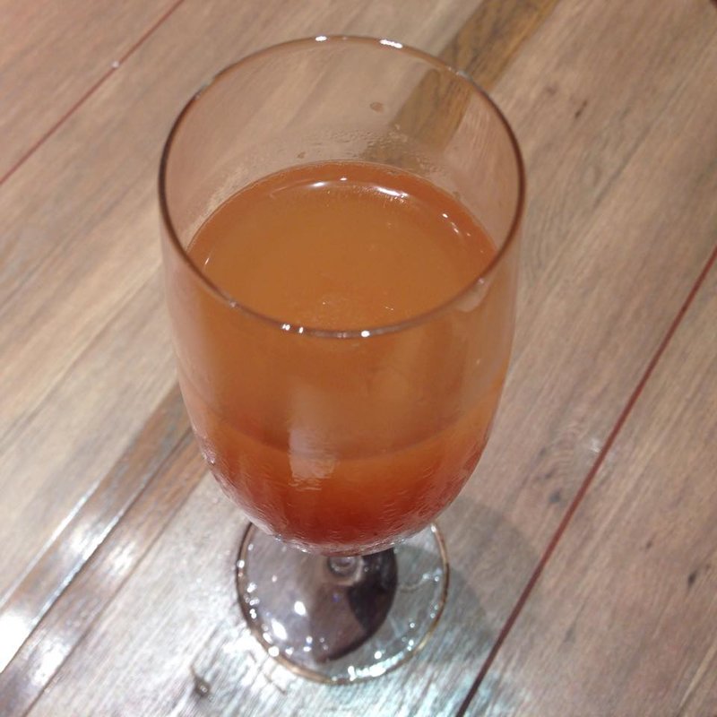 カシスと真っ赤なオレンジ(Mano-e-Mano（マーノ エ マーノ）)