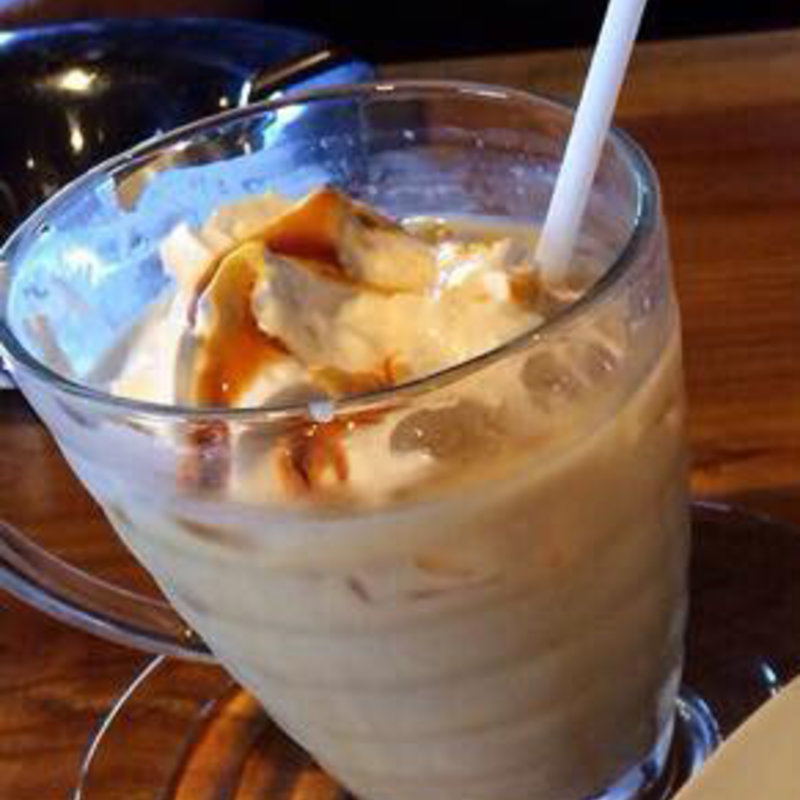 アイスキャラメルラテ(ハウオリカフェ （Hau'oli Cafe'）)