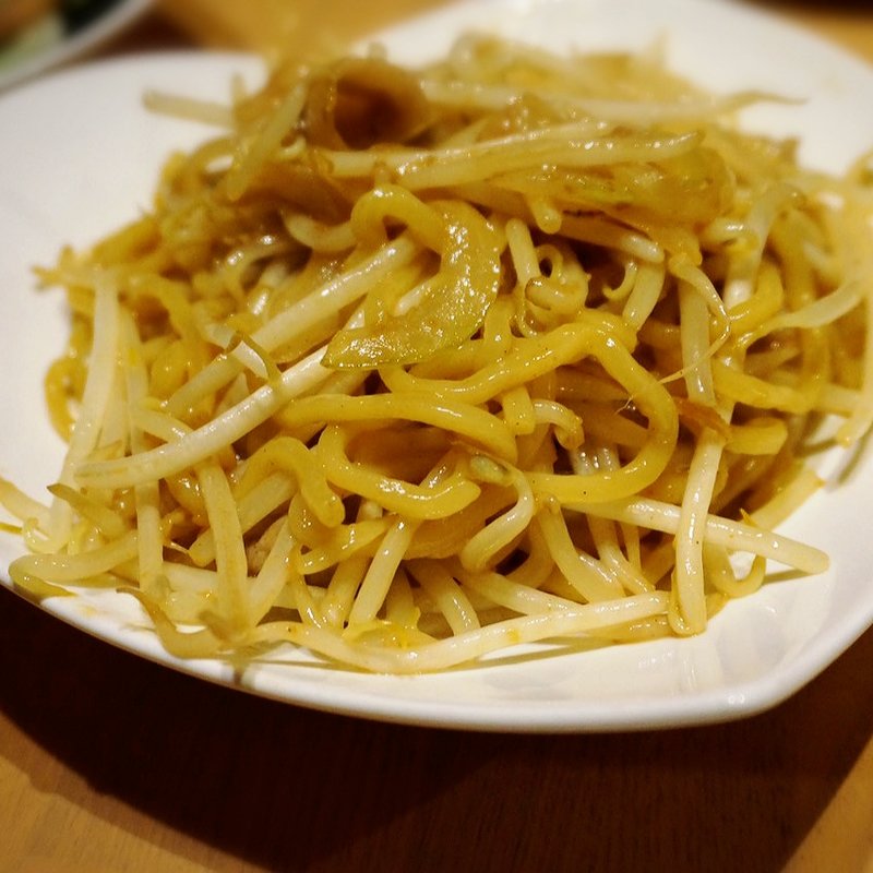 ホルモン焼きそば(オリエンタルバル Vege （ベジ）)