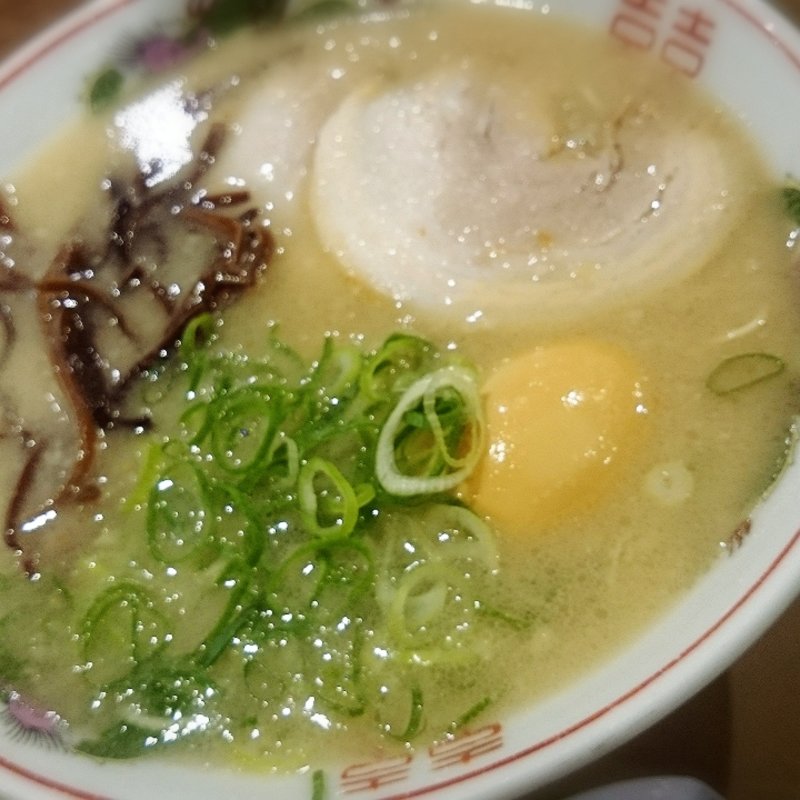 博多ラーメン煮玉子入り(博多だるまJAPAN イオンモール幕張新都心店)