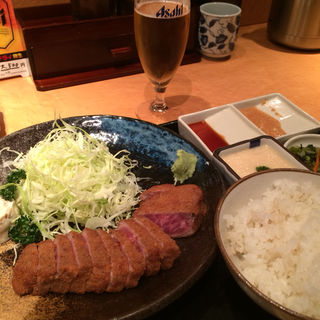 牛かつ・麦めし・とろろセット(スパゲッティーのパンチョ 新橋店)