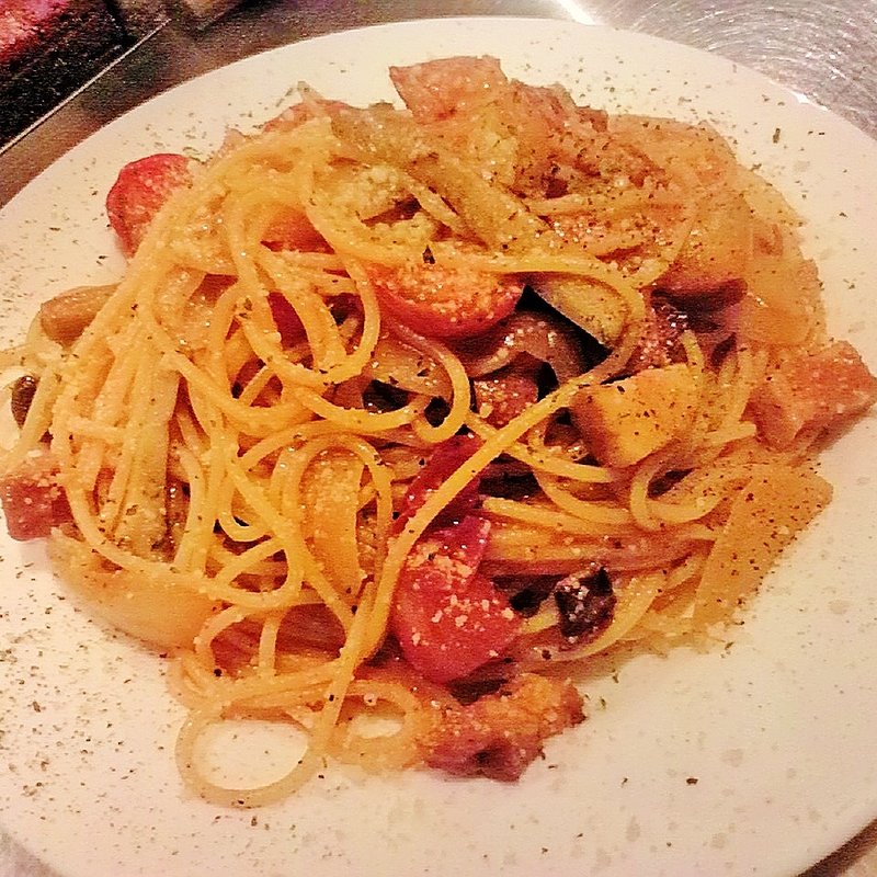 アマトリチャーナ　玉ねぎベーコンのトマトパスタ(門仲バル コッコロコ 東陽町店)