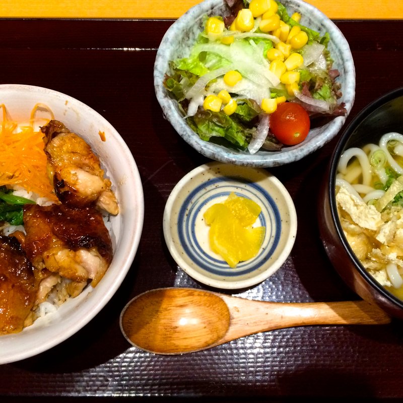 ミニ焼き鳥ビビンバ丼御膳