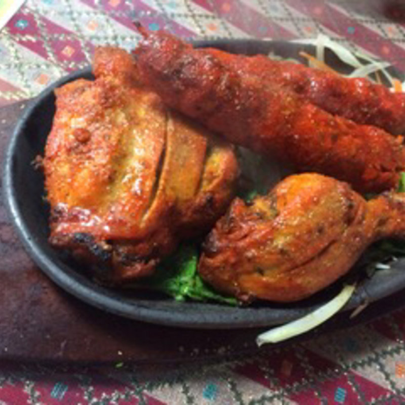 ミックスグリル(インドカレー・チャイ Chai)