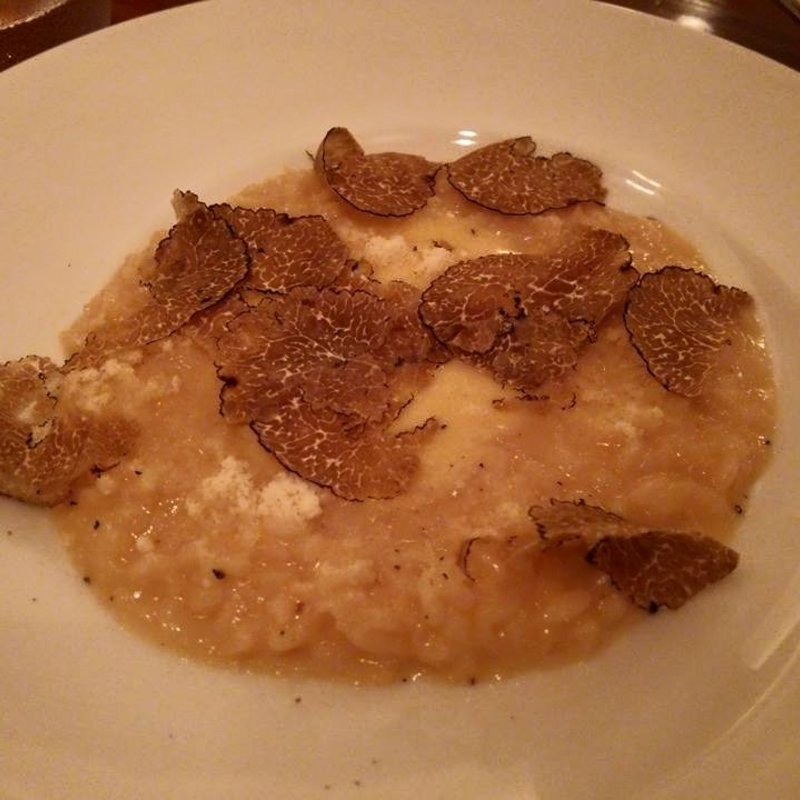 フォンデュータチーズと夏トリュフのリゾット(ファットリーア エッセ)