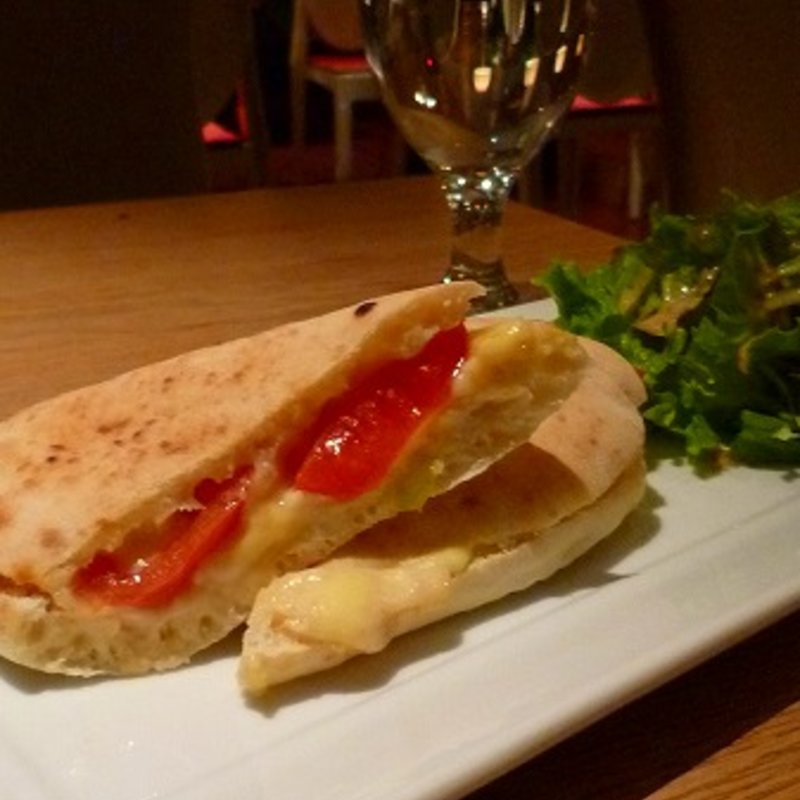 生トマトとカニクリームグラタンのホットサンドセット(シャバ リバ （SHAVA LIVA）)