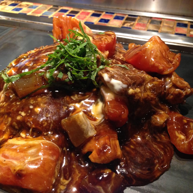 とまとのお好み焼き　牛すじ(京ちゃばな 新宿東宝ビル店)