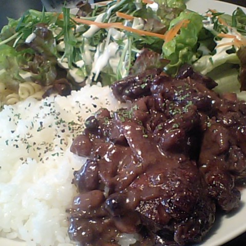 チキンの赤ワイン煮込みとごはんのプレート(0.3マイルズ)