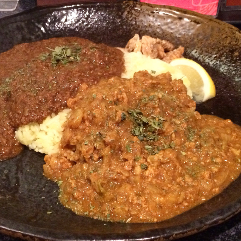 牛キーマと白菜ポークの愛がけ(Fuji-yama Kohta )