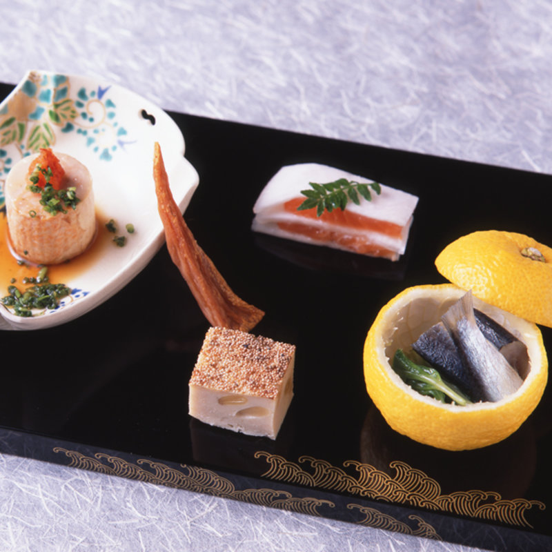 イワシの酢漬け　からすみ(花懐石ふる林)