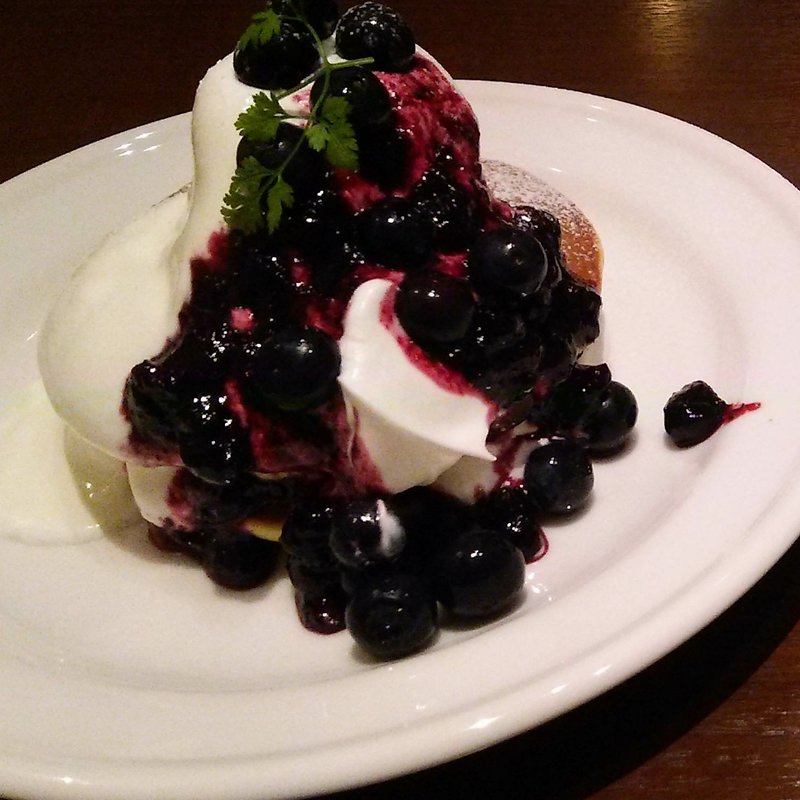 秀ちゃん農場のブルーベリーのホットケーキ(33+サーティーサード珈琲)