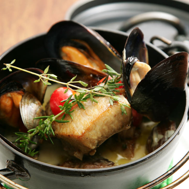 鮪のカマと貝類のアクアパッツア(イタリアンバル　2538 （ニコミヤ）)