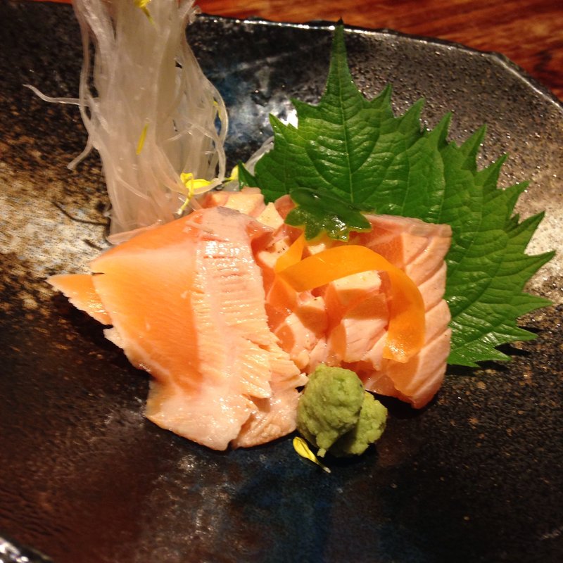 サーモンのお刺身(飯家おかん ひま和り （ヒマワリ）)