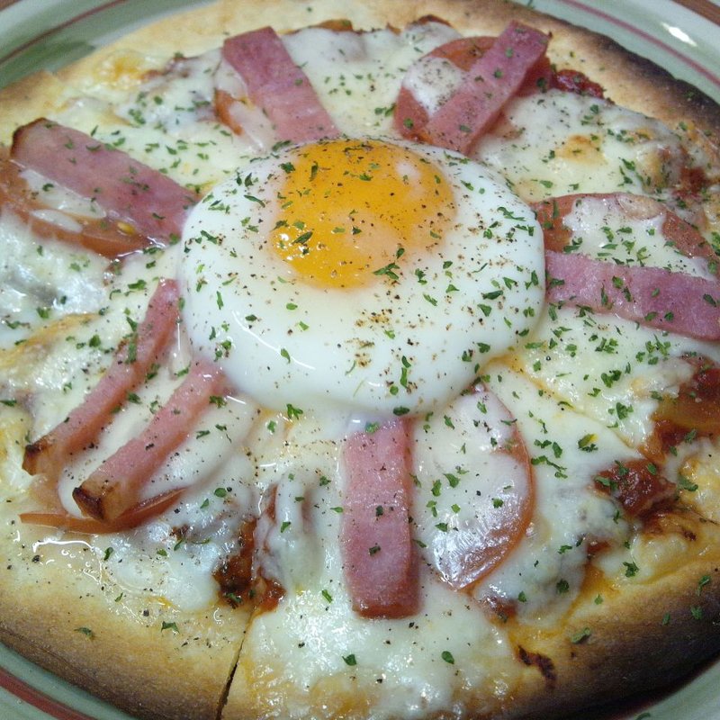 たまごとベーコンのピッツァ(SOL （ソル）)