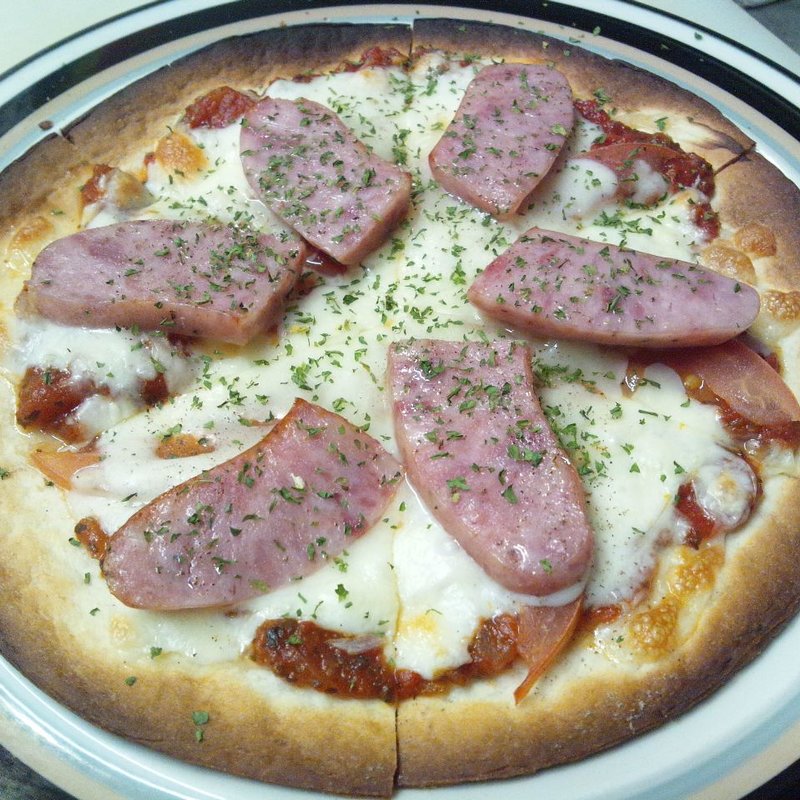 ソーセージピッツァ(SOL （ソル）)