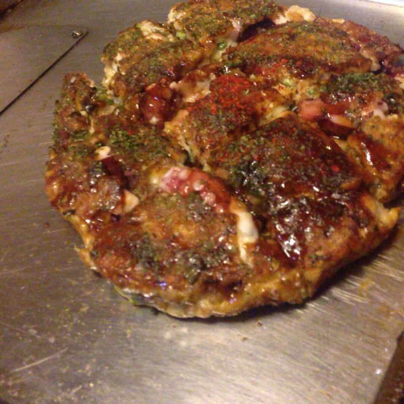 タコのお好み焼き(鉄板焼屋 人生の楽園 （じんせいのらくえん）)