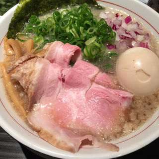 背脂煮干しそば(セアブラノ神 壬生本店)