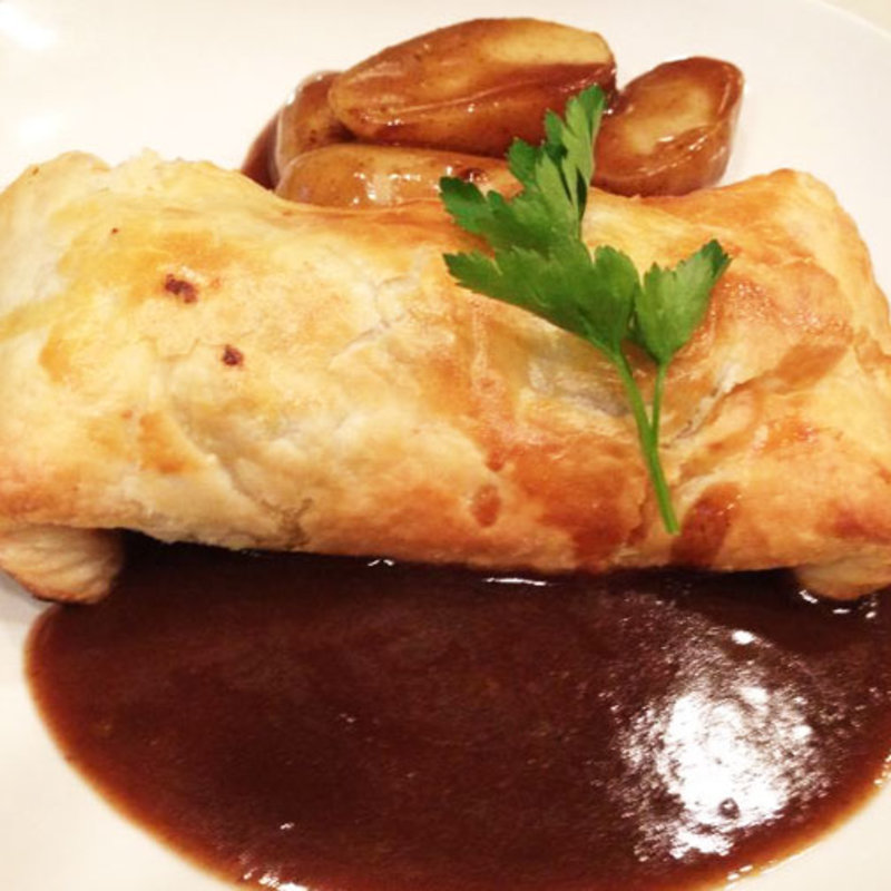 牛肩ロースのパイ包み焼き(あきん )