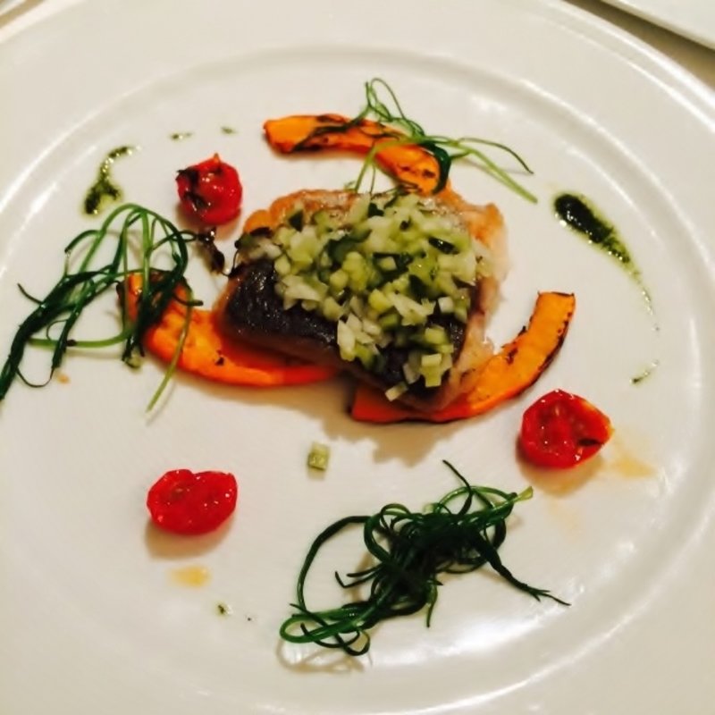 本日の鮮魚のソテー　大葉のピューレ　きゅうりと玉ネギのラビゴット添え(アマルフィイ・カステッロ （Amalfi CASTELLO）)