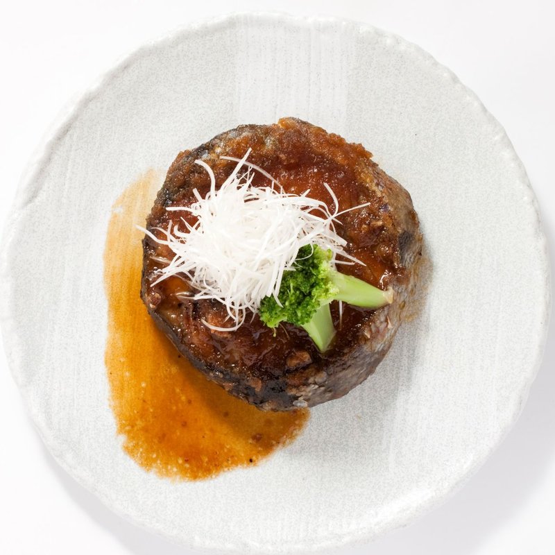 カジキ鮪のステーキ(一歩一歩のカフェ食堂)