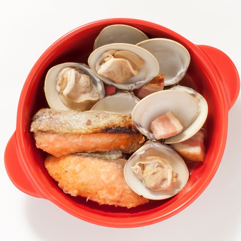 サーモンと蛤の白ワイン蒸し(一歩一歩のカフェ食堂)