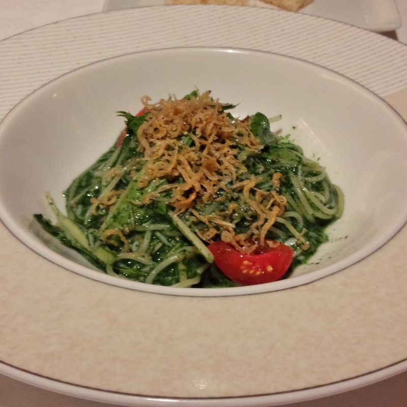 冷製カッペリーニ　しらすとモロヘイヤのピューレ(アマルフィイ・カステッロ （Amalfi CASTELLO）)