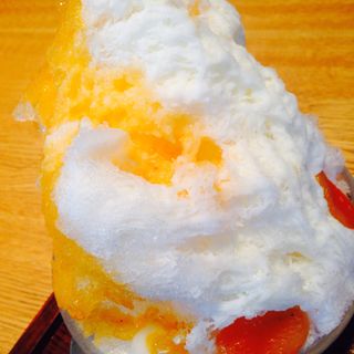生あんずとミルクのカキ氷(カフェ ソラーレ Tsumugi LUCUA店 （カフェソラーレ ツムギ）)