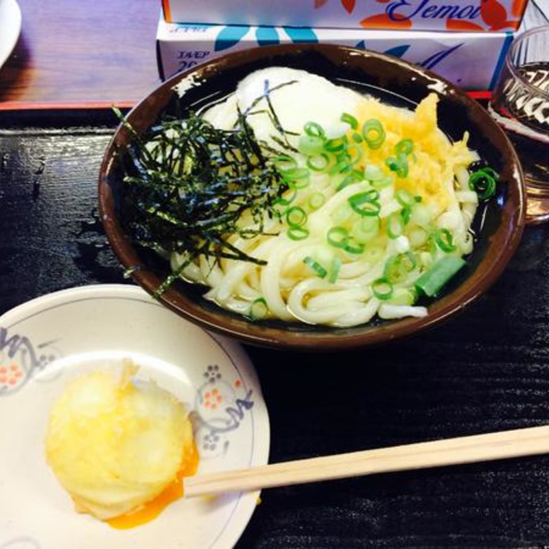 釜玉うどん　卵天つき(唐揚げとおばんざい だんらん)