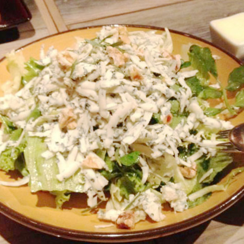 ゴルゴンゾーラとごまのサラダ(白金シェ・トモ ナチュラル キュイジーヌ)