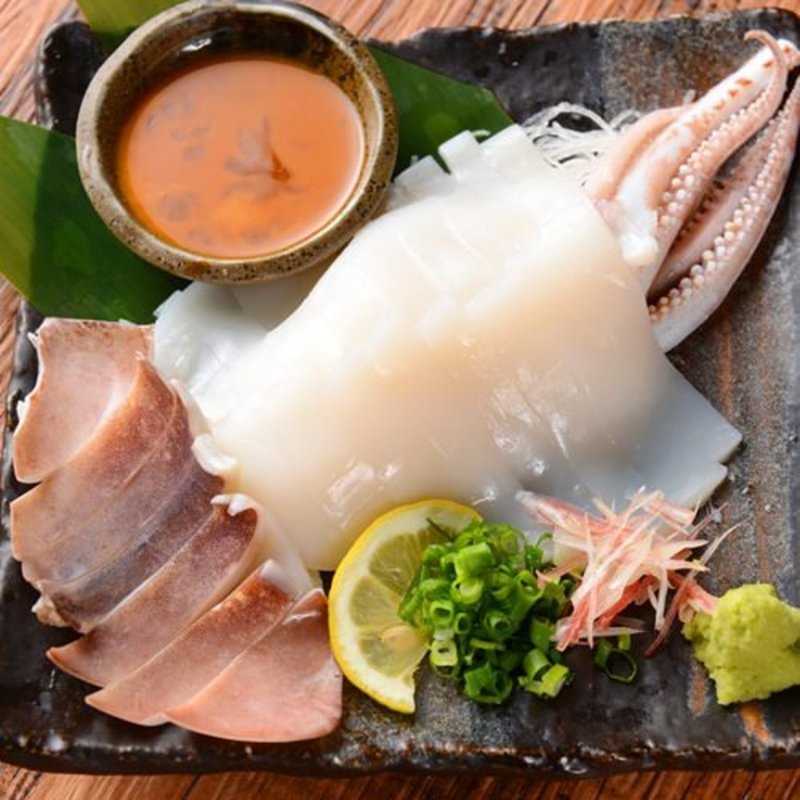 生するめいかの姿刺し(やきとんうまいもん横丁まるたか 北千住店)