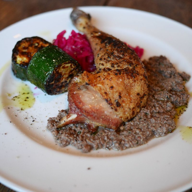 ホロホロ鶏の炭火焼(コッタボス （Kottabos）)