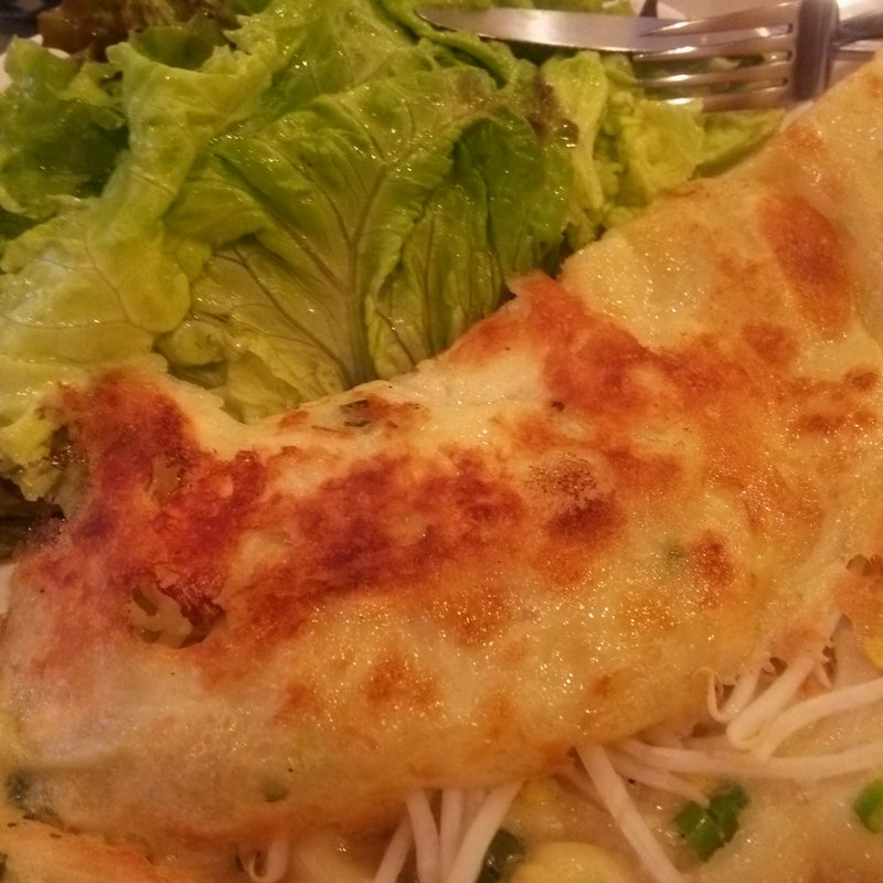 バンセェオ（ベトナム風お好み焼き）(ジャンズベトナム料理店)