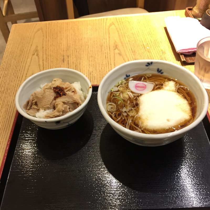 とろろそばと小肉丼のセット(そばいちエキュート赤羽店)