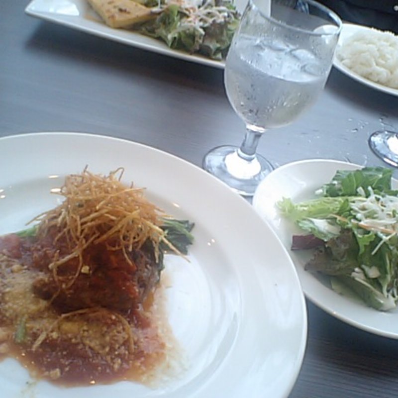 ハンバーグランチ(ガーブ ドレッシング （GARB DRESSING）)