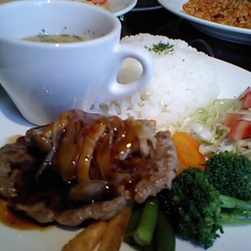 自家製ハンバーグプレートランチ(Trattoria LOGIC OSAKA （トラットリア ロジック）)