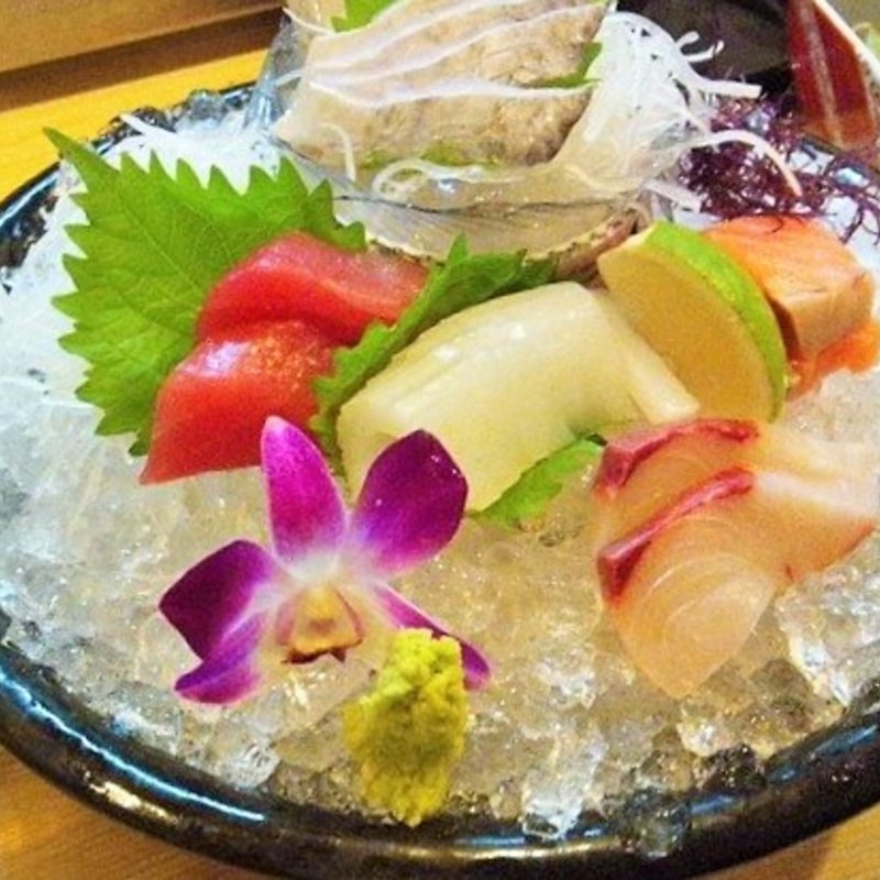 刺身五点盛り(梅屋梅鳥ものがたり JR和歌山駅前店 （うめやうめとりものがたり）)