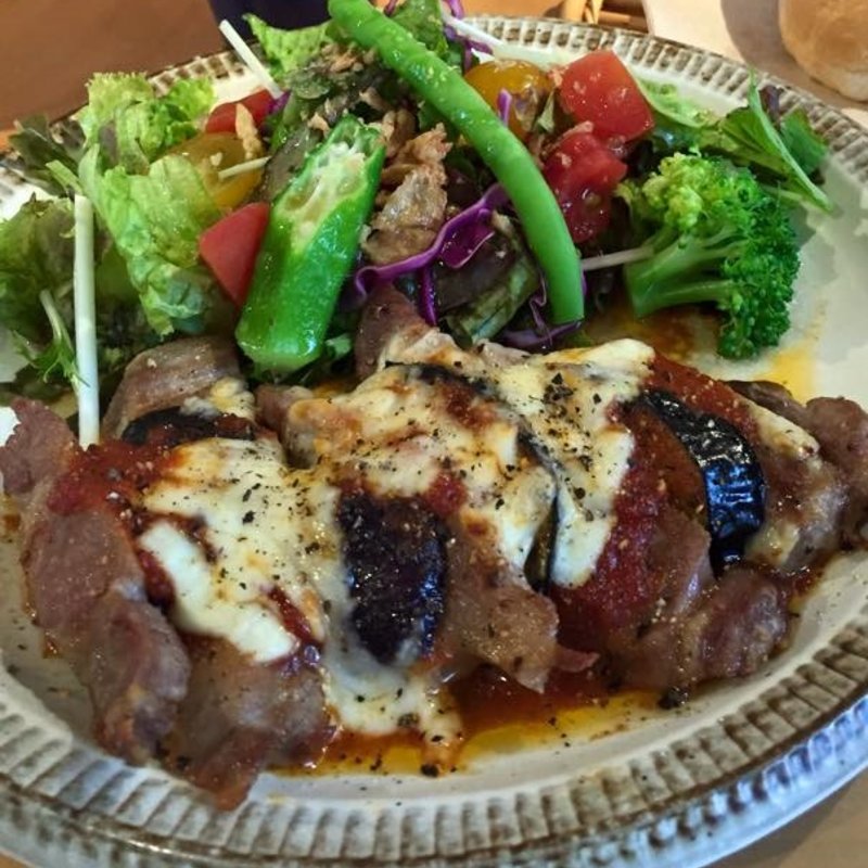 ポークのトマトとナスのチーズ焼き(カフェ ド ガモヨン （café de GAMOYON）)