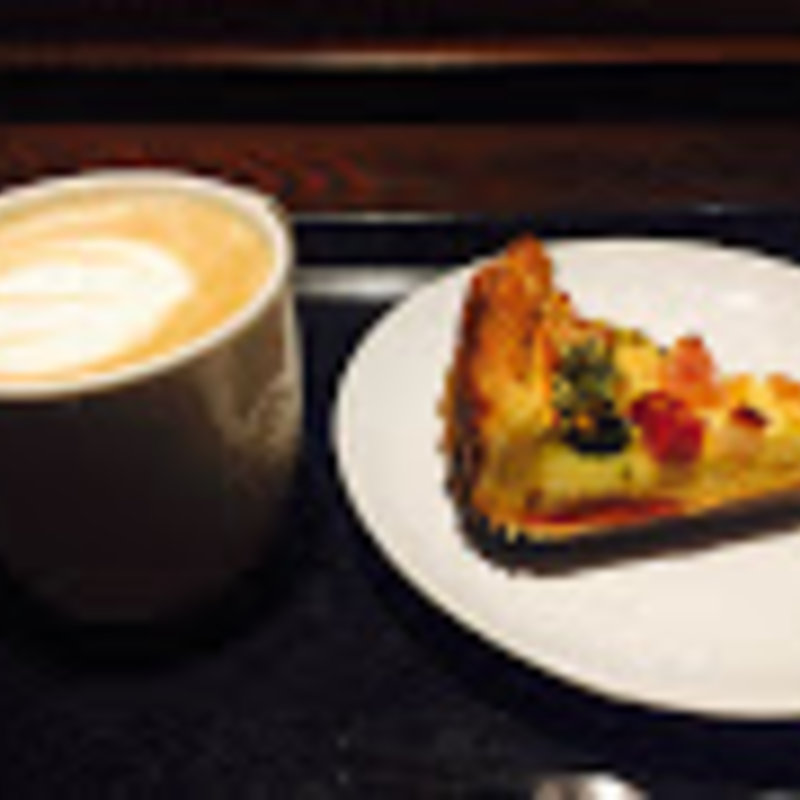 スターバックスラテ&ほうれん草のキッシュ(スターバックス飯田橋)