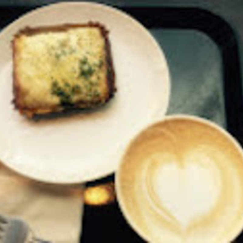 ラザニア&スターバックスラテ(スターバックス飯田橋)