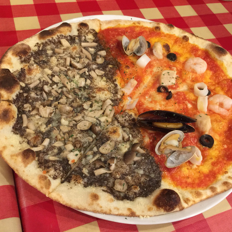 海の幸山の幸のピザ(ベッラベーラ 北千住店)